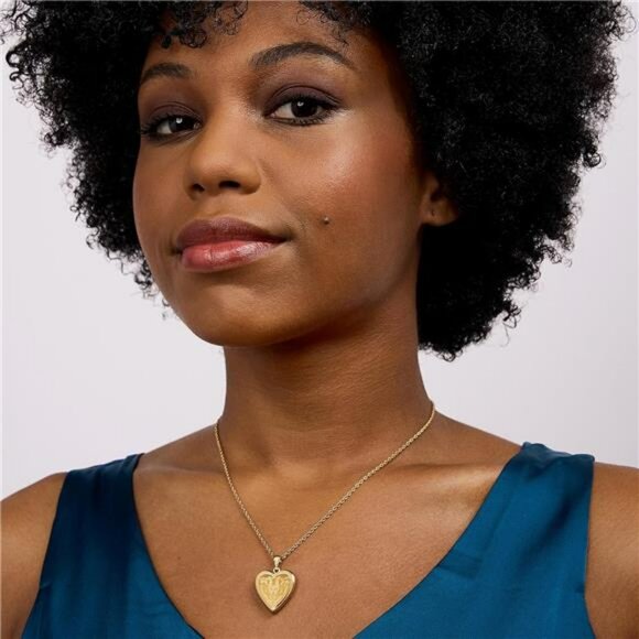 Gold Heart Locket Necklace Photo Pendant Personalized Picture Locket Jewelry Gif - Picture 3 of 8